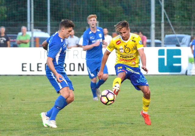 Lukas Fadinger (gelbes Trikot) unterschrieb einen Vertrag über zwei Jahre beim TSV Hartberg. | Foto: KK