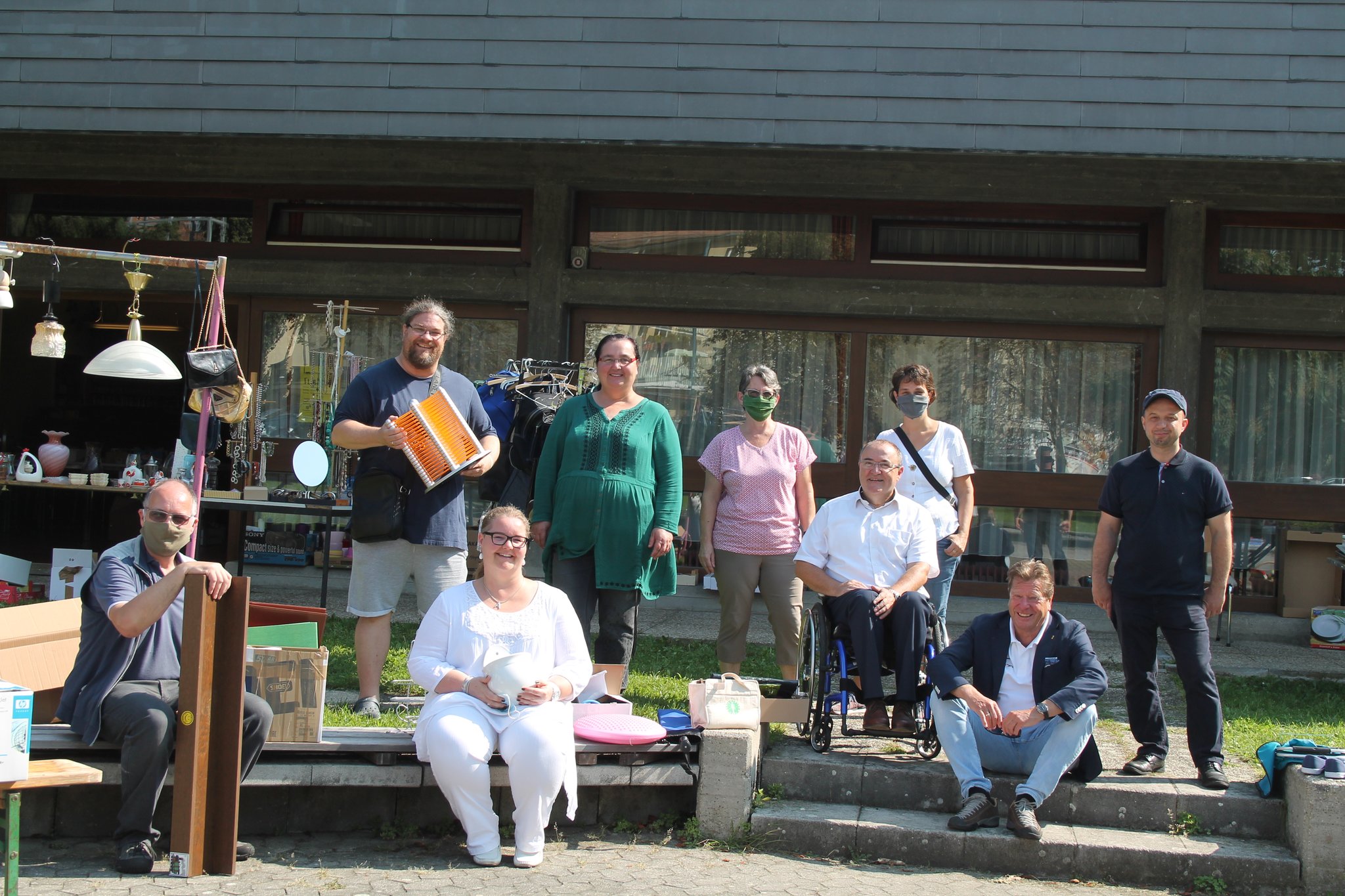 KremsMitterau Flohmarkt in der Pfarre St. Paul lockte viele Besucher