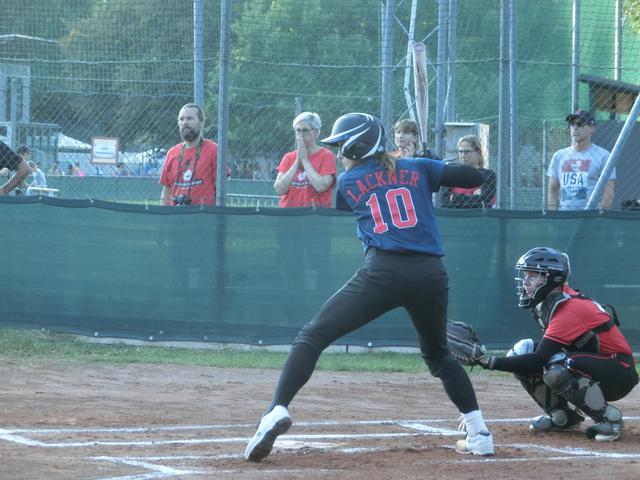 Pitcherin Martina Lackner von den Witches Linz im Einsatz beim Finalturnier der Austrian Softball League.  | Foto: Witches Linz
