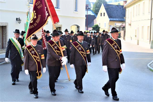 Im Rahmen der Gedenkfeier wurde den im Ersten und Zweiten Weltkrieg gefallenen Soldaten  gedacht. | Foto: Kameradschaftsbund