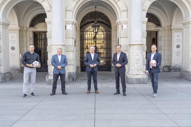 Arbeiten enger zusammen: Thomas Tebbich, Wolfgang Malik, Jochen Pildner-Steinburg, Siegfried Nagl, René Ziesler (v.l.) | Foto: Foto Fischer