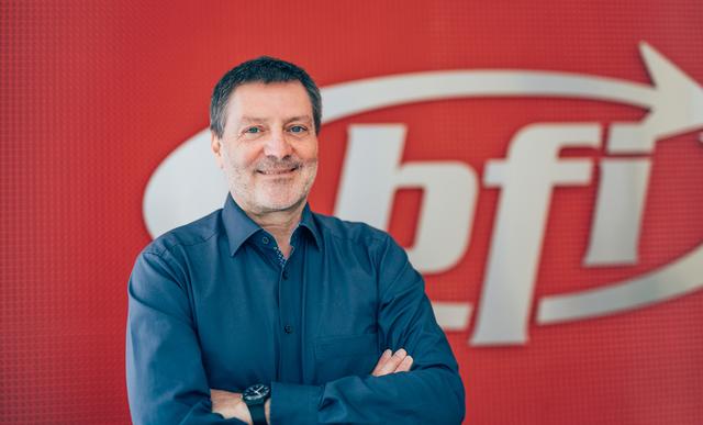 „Die Lehre mit Matura boomt bei uns gerade. Fast 650 Lehrlinge aus ganz Salzburg bereiten sich im BFI Salzburg derzeit auf die Reifeprüfung vor", freut sich BFI-Geschäftsführer Horst Kremsmair.