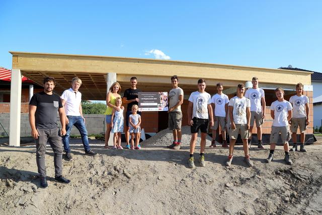 Bei der heurigen Lehrlingsbaustelle in Pattigham konnten die Lehrlinge von Wiesinger Bau wieder selbständig arbeiten und als Team voneinander lernen.