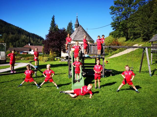 Die Rosenauer Volksschüler halten die Covid19-Regeln ein. | Foto: Pernkopf