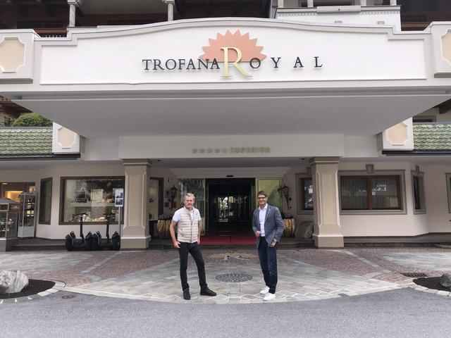 Obmann des Tourismusverbandes Paznaun-Ischgl Alexander von der Thannen (li.) und WB-Bezirksobmann Michael Gitterle.