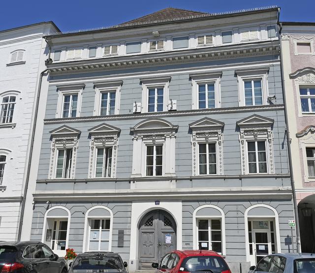 Auch dieses Gebäude wird demnächst den Besitzer wechseln.