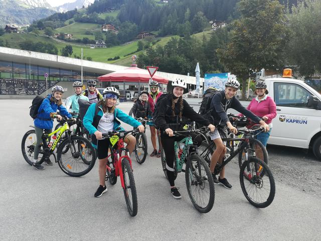 Einige – sehr sportliche – Ministranten fuhren mit dem Rad nach Velden, während der Rest der Gruppe mit dem Bus anreiste.