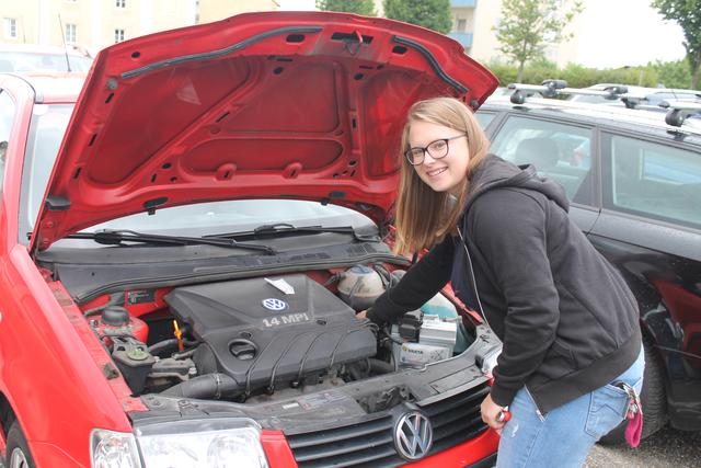 Jana Hopfner macht eine Lehre als KFZ-Technikerin. | Foto: Foto: Großhaupt