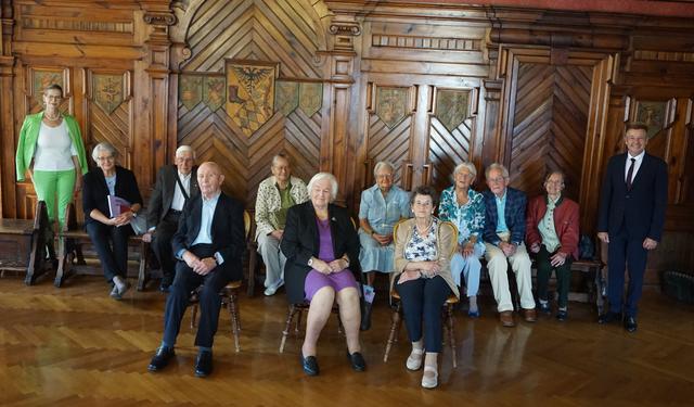 1. Reihe: Hans Zechleitner, Inge Weiß, Lotte Mayerhofer
2. Reihe: Sieglinde Frohmann, Renate Mayrhofer,
Herbert Obermaier, Brigitte Obermaier,
Elfriede Mayer, Johanna Staudinger, Hermann Staudinger, Hildegard Fußl, Albert Ortig