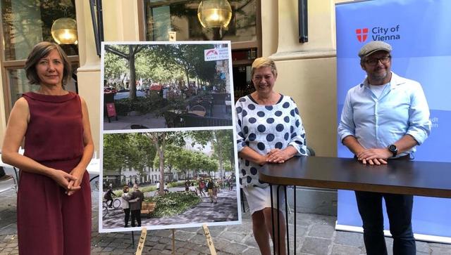 Präsentation der Pläne für die Praterstraße (v.l.): Vizebürgermeisterin Birgit Hebein (Grüne),
Bezirksvorsteherin Uschi Lichtenegger (Grüne) und Projektleiter Robert Luger (3:0 Landschaftsarchitektur)