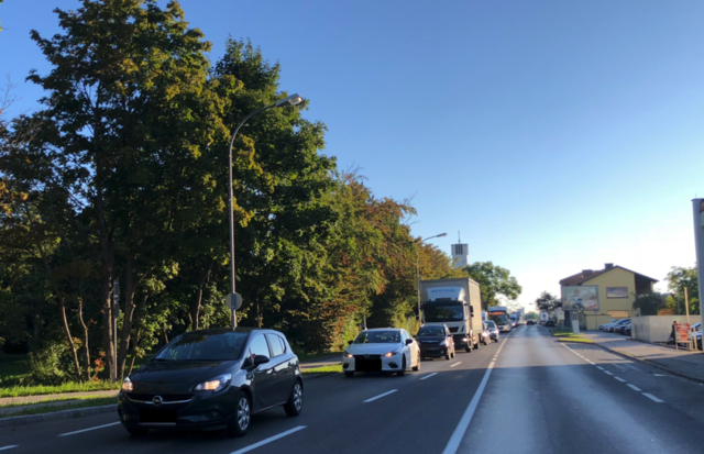 Stau im Kriegsspital - zum größten Teil wegen des Schulbeginns. | Foto: Zezula