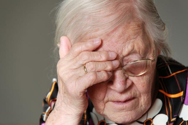 Am 21. September ist Welt-Alzheimertag. Für die Behandlung der Krankheit ist eine frühe Diagnose zentral. Wer Alzheimer-Fälle in der Familie hat, sollte ab 30 Jahren bereits zum Neurologen gehen (Symbolbild). | Foto: lilagelb/panthermedia