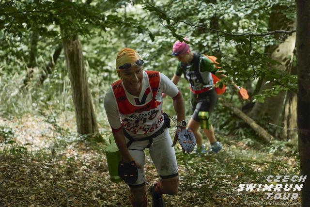 Sabine Greipel aus Stegersbach belegte Platz eins bei SwimRun-Tour in Tschechien.