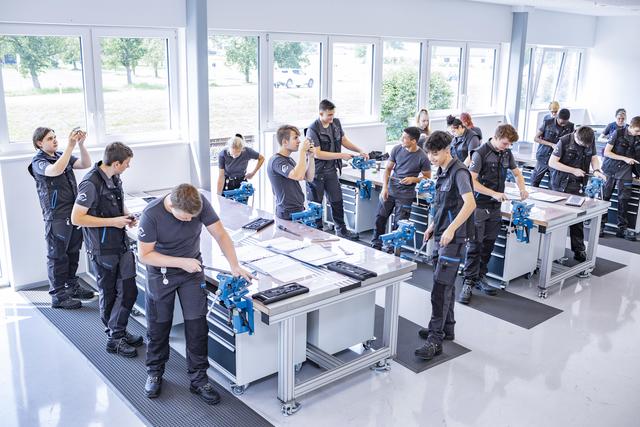 Die Jugendlichen profitieren bei Scheuch von einer vielfältigen, mit diversen Highlights gekrönten Ausbildung.