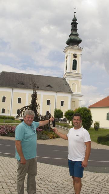 Kurator Herbert Glatz mit Martin Muhr von UNIDEKO