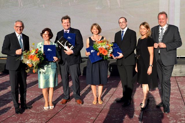 Georg Pehm (Geschäftsführer FH Burgenland), Tonka Semmler-Matosi´c, Marcus Wieschhoff, Bettina König, Arnold Kammel, Silvia Ettl-Huber (Departmentleiterin Wirtschaft) und Gernot Hanreich (Rektor) (v.l.n.r.)