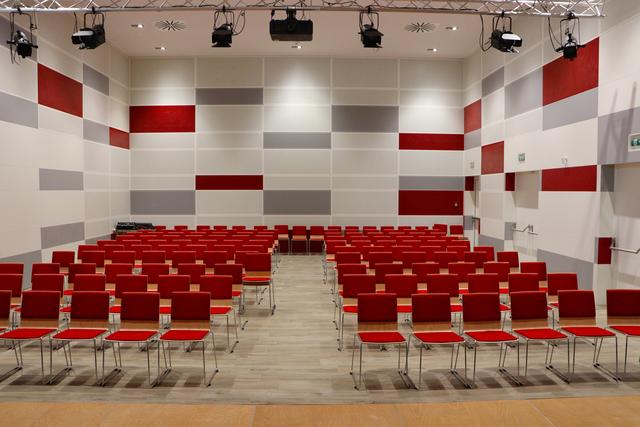Der Veranstaltungssaal in der Musikschule verfügt über optimale Akustik. | Foto: Potmesil