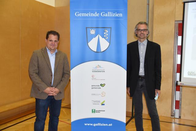 Bürgermeiser Hannes Mak und Architekt Gerhard Kopeinig informierten die Bürger.