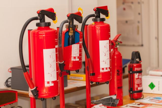 Verschiedene Feuerlöschertypen für verschiedene Anwendungen