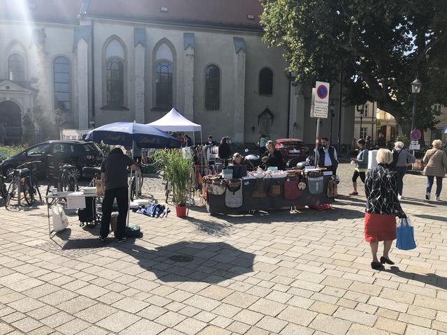 Die Stände bieten alles - Von Kunst über Kulinarik bis hin zu Mode.