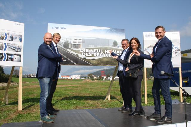 Stolz: Harald Ebner, Michael Lackner, Manuel Lindner, Karin Lindner und Matthias Egarter.