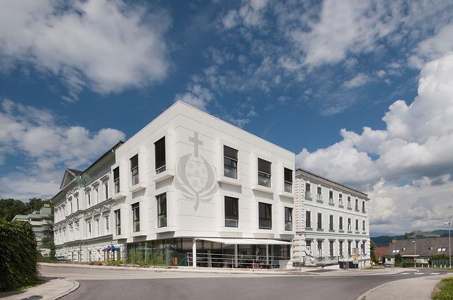 Patienten können das Krankenhaus nur über den Haupteingang in der Spitalgasse betreten.