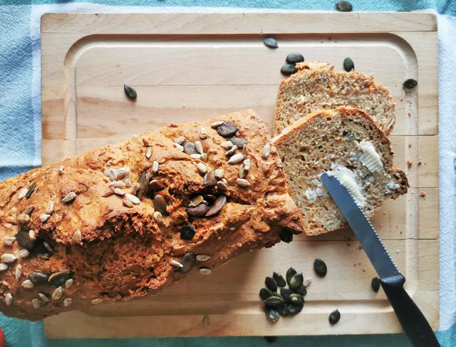Saftiges und blitzschnelles Vitalbrot | Foto: Katrin Ebetshuber