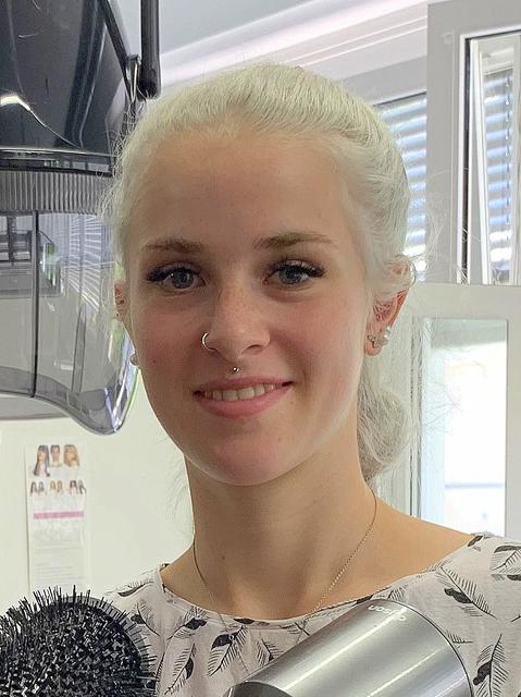 Begeistert von ihrer Friseur-Lehre: Martina Pichler.