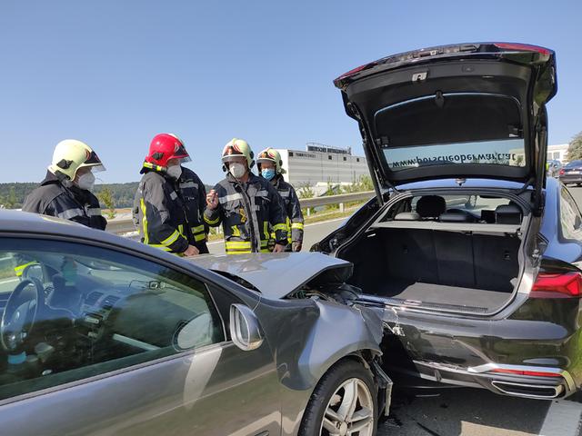 Die Stadtfeuerwehr Pinkafeld war nach einem Auffahrunfall im Einsatz. | Foto: Stadtfeuerwehr Pinkafeld