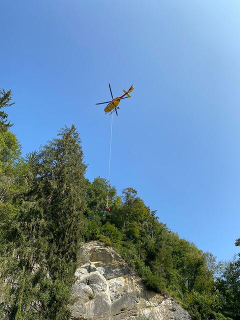 Der 41-jährige Deutsche war beim Abseilen in einem Niederndorfer Klettergarten bewusstlos geworden und wurde per Hubschrauber geborgen.