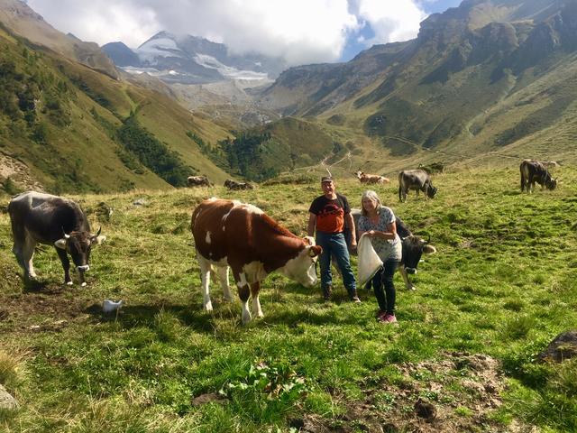 Aloisia und Martin Eller auf der Isse-Alm - im Hintergrund der Olperer. | Foto: Kainz