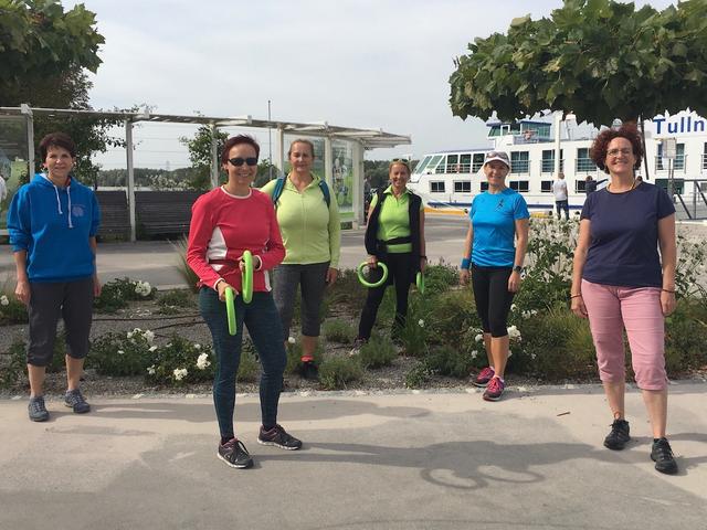 (von links nach rechts): Eva-Maria Mader (Denksport), Michaela Nikl (Gesundes Tulln), Maggie Schraick (Qi Gong), Gabriele Rummel (Smovey), Gabi Görtler (Laufen) & Michaela Egerer (Kinesiologie)