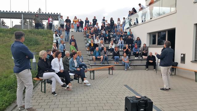 Das Elternforum fand im Freien statt.