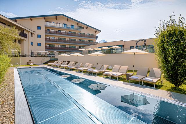 Er und seine Familie wohnen da, wo andere Urlaub machen: Im Mavida Wellnesshotel & Sport in Zell am See.