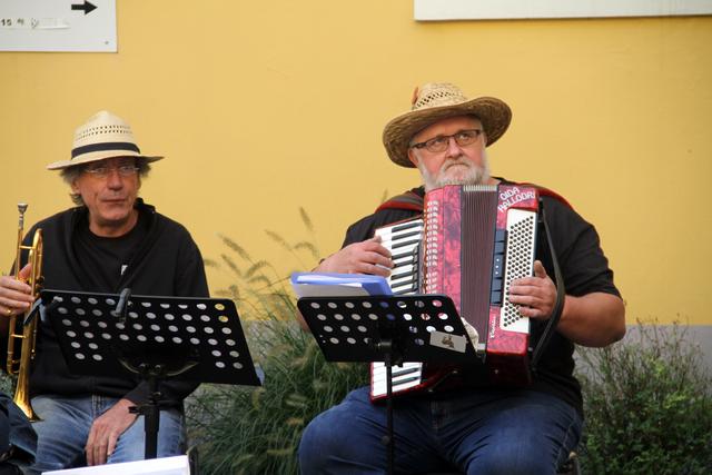 Erwin Litschauer sorgt mit Julius Eiweck für die Musik.