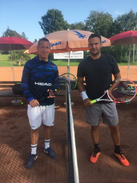Turnierleiter Christopher Lampl (r.) gewann das Finale des "2A"-Bewerbs gegen Christoph Weiss.