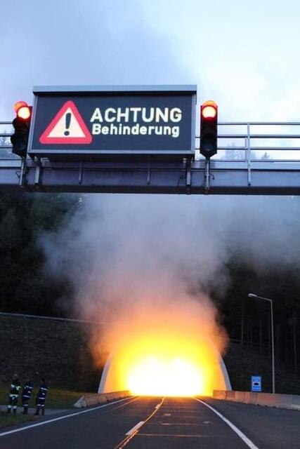 Eine Tunnelfeuerübung hätte am Dienstag stattfinden sollen. Sie wurde abgesagt, die Tunnelsperre bleibt aber.