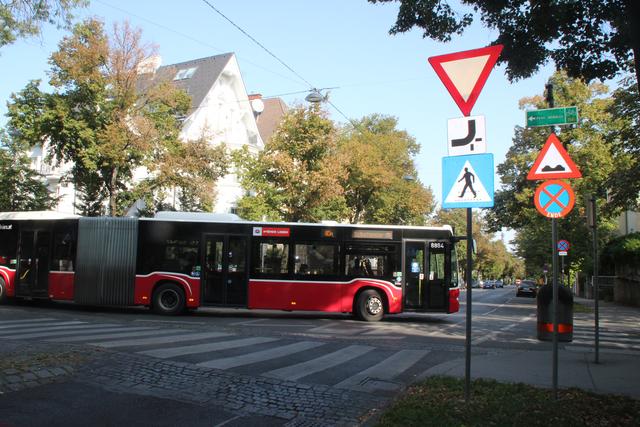 Mit der neuen Vorrangregel kommt der Bus 40A leichter um die Kurve.