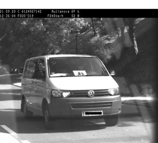 Radarmessung: In Unken wurde ein Schülertransporter insgesamt fünf Mal mit erhöhter Geschwindigkeit gemessen.
