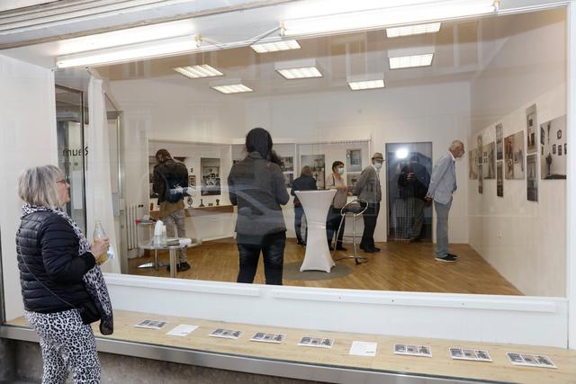 Die Ausstellung "Sedimente – iranische Wandnischen und steirische Herrgottswinkel als Orte der Nostalgie" findet im FreiRaum in Eisenerz statt.