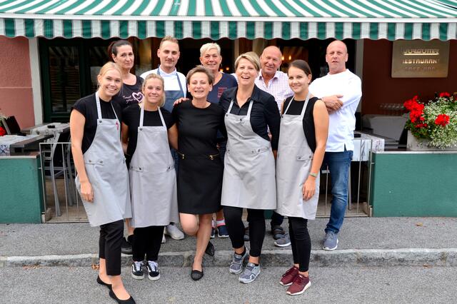 Garant für einen unvergesslichen Abend, das Team des Hauses Wörgötter. Fotos: Scherr/Kremser