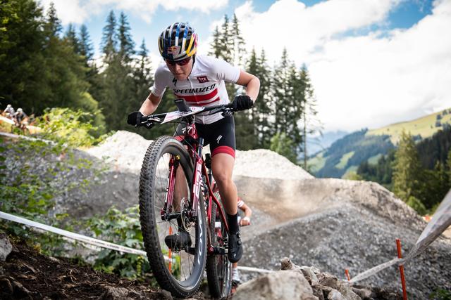 Beim Swiss Bike Cup in Gstaad siegte Laura Stigger ganz überlegen. Jetzt, im goldenen Herbst, können sich Bikebegeisterte noch bei Lauras Bike Challenge in Lans messen.