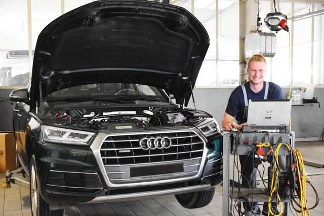 René Dietmar Grubelnig aus Lavamünd, erlernte von 2015 bis 2019 den Beruf des Kfz-Technikers und Systemelektronikers bei Porsche Wolfsberg.