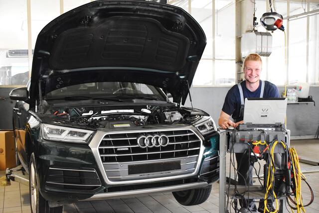 René Dietmar Grubelnig aus Lavamünd, erlernte von 2015 bis 2019 den Beruf des Kfz-Technikers und Systemelektronikers bei Porsche Wolfsberg. | Foto: Koller