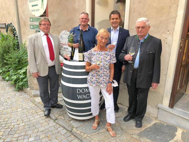 Bürgermeister Johann Riesenhuber, Heinz Frischengruber, Heidi Reisinger, Roman Horvath, Pfarrer Hugo De Vlaminck | Foto: Doris Necker