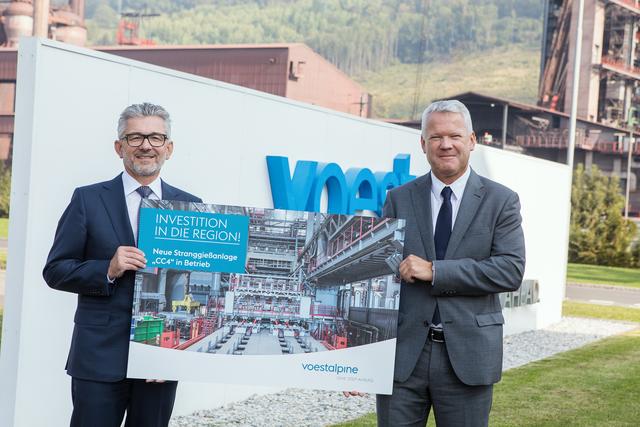 Herbert Eibensteiner und Franz Kainersdorfer bei der Eröffnung der neuen Stranggießanlage in Leoben-Donawitz.