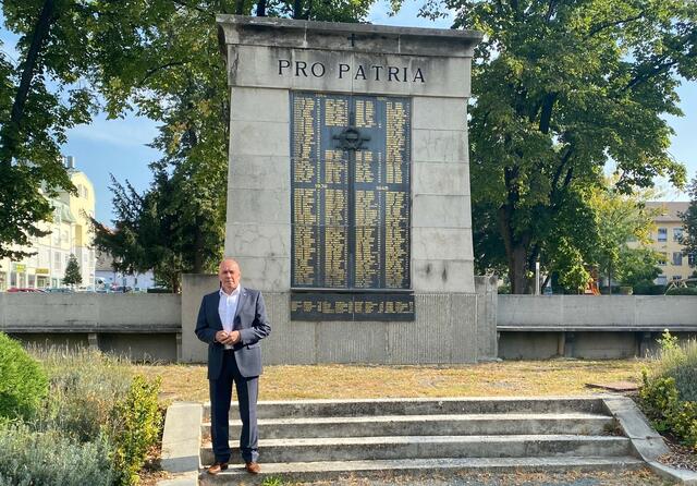 2.LT-Präs. Bgm. Georg Rosner besuchte das Oberwarter Kriegerdenkmal. | Foto: ÖVP Burgenland