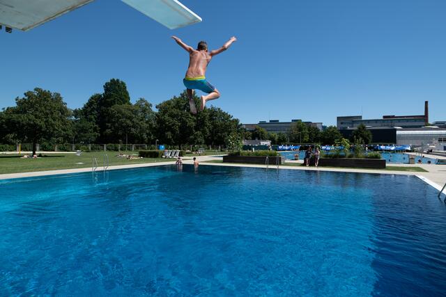 Am Donnerstag, 24. September, kann zum letzten Mal in dieser Saison im Freibereich des Linzer Parkbades geschwommen werden. | Foto: Linz AG