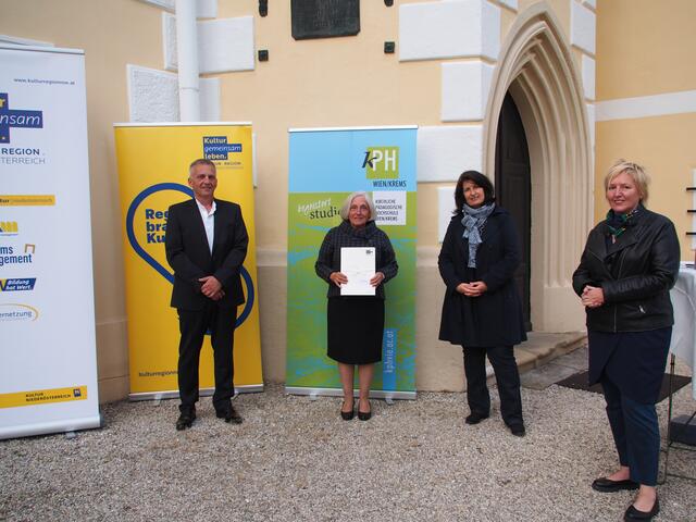 Fritz Nachbargauer, Renate Luser, Lehrgangsleiterin Helga Steinacher, Susanne Kappeler-Niederwieser