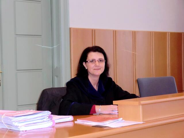 Richterin Doris Wais-Pfeffer im Gerichtssaal.